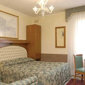 il-moro-di-venezia.hotelinveneto.com/